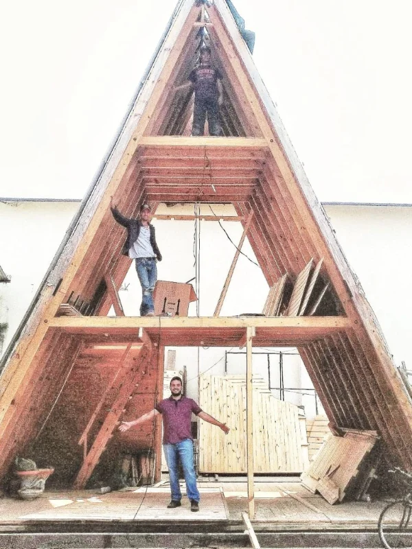 Cabaña A-frame con tejas